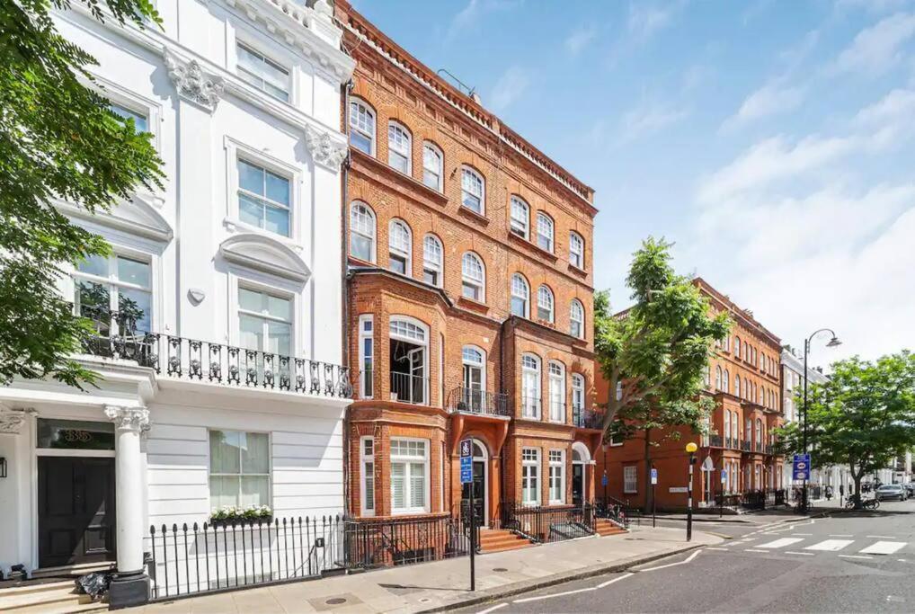 Chic Chelsea Apartment Steps From Kings Road London Exterior photo